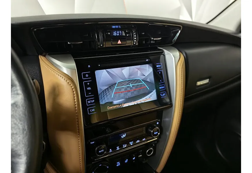 Toyota Fortuner 2.8 TD AT 4WD (177 л.с.) Комфорт Коричневый в АВИЛОН. Слайд №20