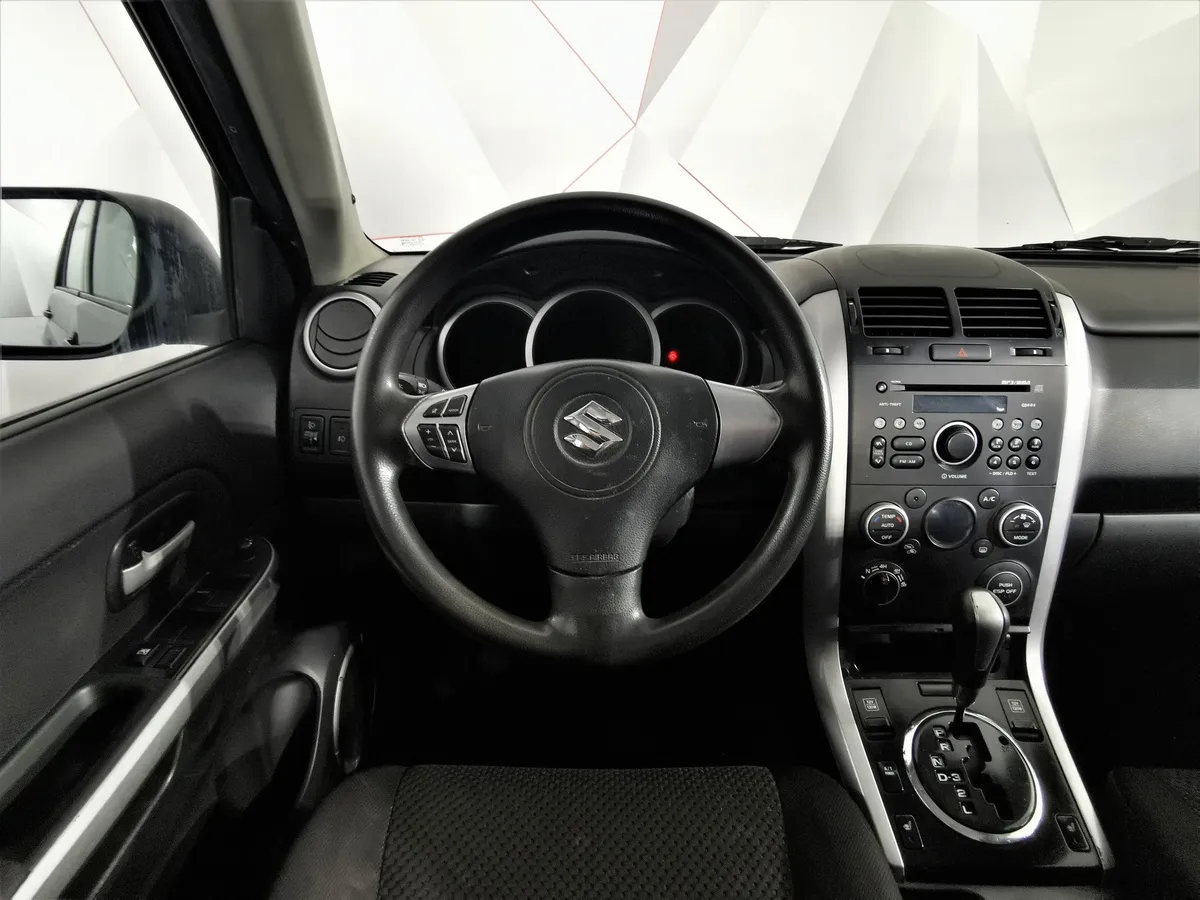 Suzuki Grand Vitara 2.4 AT (169 л.с.) Черный в АВИЛОН. Слайд №18
