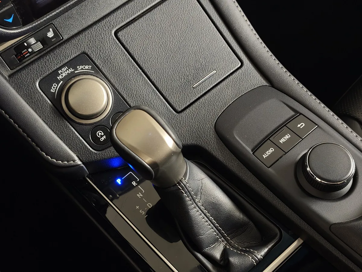 Lexus ES 200 AT (150 л.с.) Черный в АВИЛОН. Слайд №21