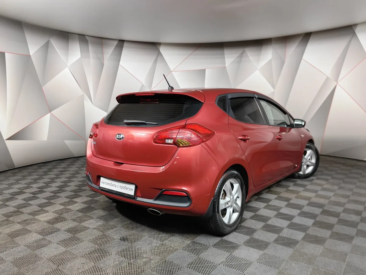 Kia Ceed 1.6 MT (130 л.с.) Classic Красный в АВИЛОН. Слайд №2
