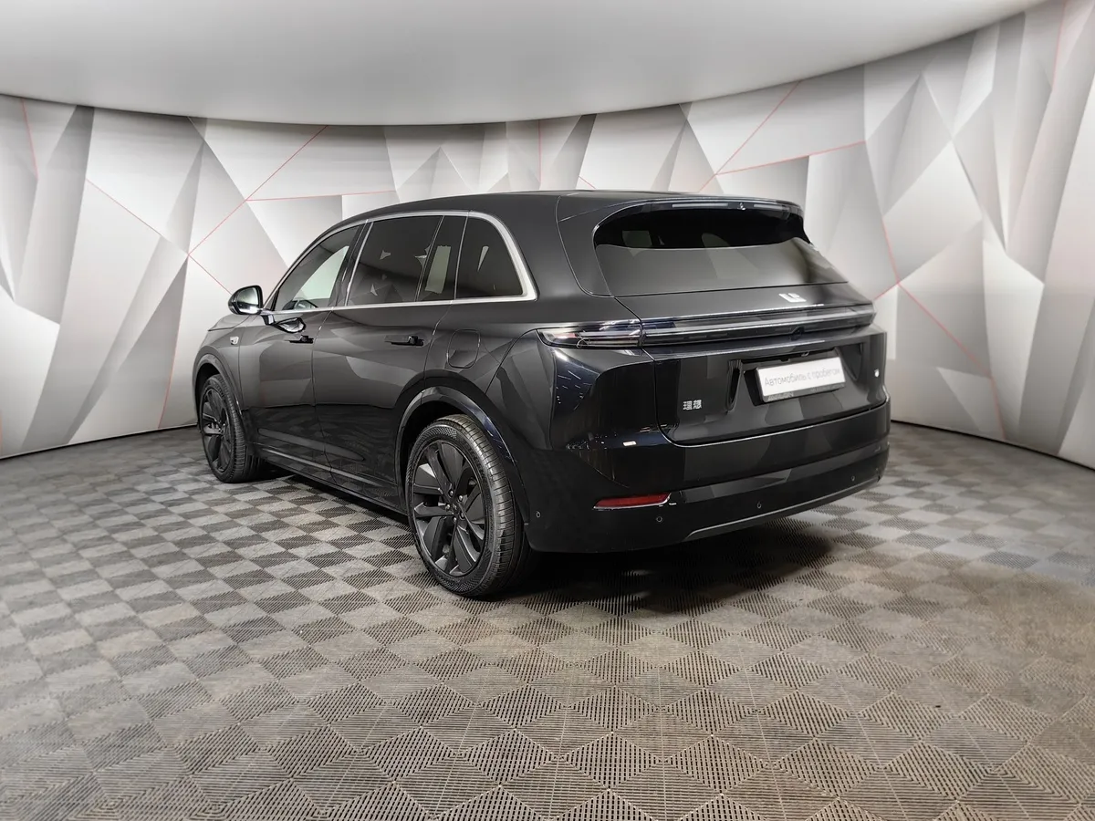 Li Auto L7 1.5 AT 4WD (449 л.с.) Pro Черный в АВИЛОН. Слайд №4