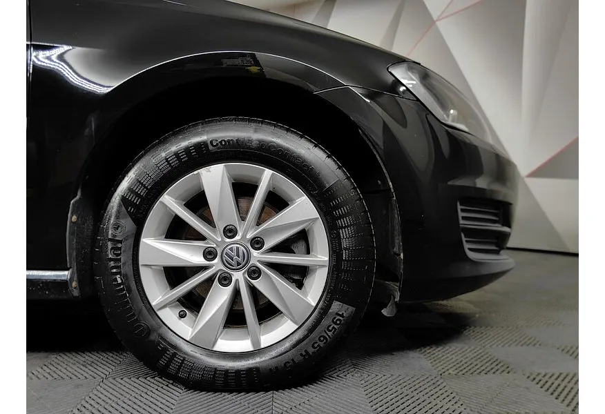 Volkswagen Golf 1.6 AT (110 л.с.) Comfortline Черный в АВИЛОН. Слайд №19