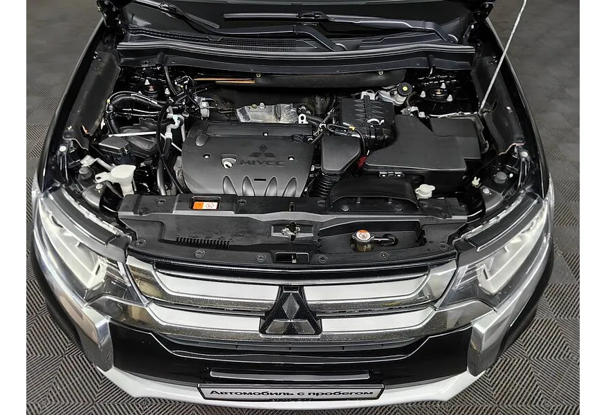 Mitsubishi Outlander 2.0 CVT (146 л.с.) Invite Черный в АВИЛОН. Слайд №11