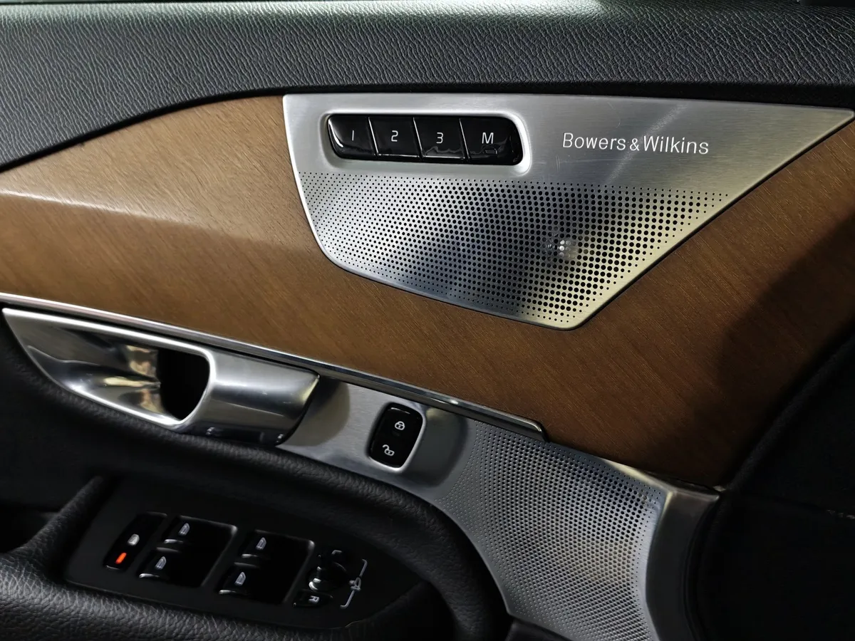 Volvo XC90 2.0 D5 Drive-E AT AWD (235 л.с.) Inscription Синий в АВИЛОН. Слайд №21
