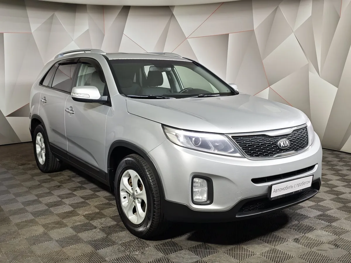 Kia Sorento 2.4 AT (175 л.с.) Classic Серебристый в АВИЛОН. Слайд №3