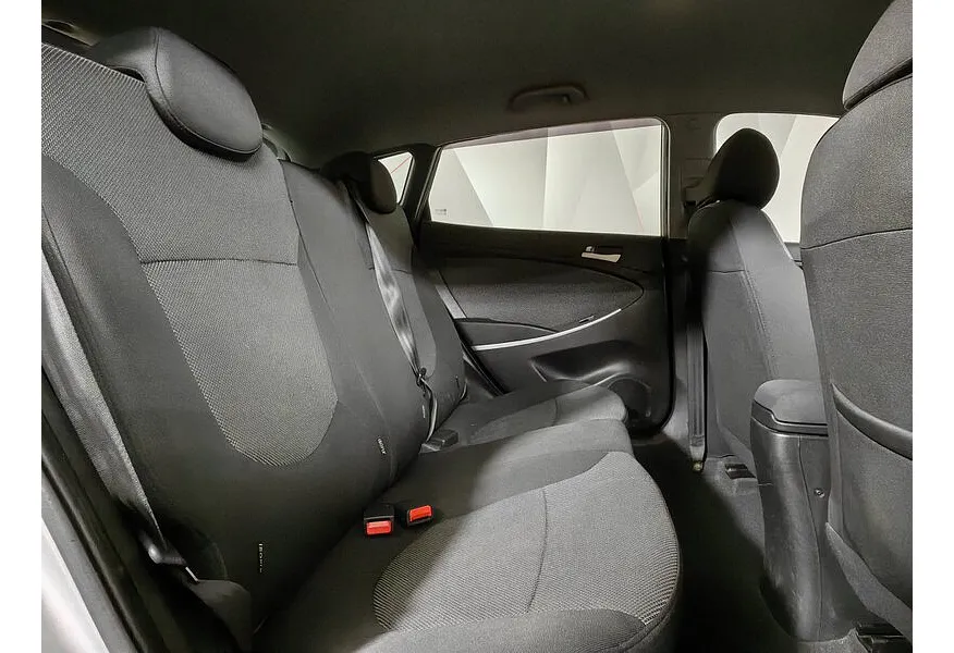 Hyundai Solaris 1.6 AT (123 л.с.) Active Серебристый в АВИЛОН. Слайд №16