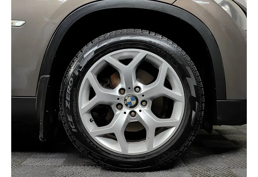 BMW X1 sDrive18i AT (150 л.с.) Коричневый в АВИЛОН. Слайд №7