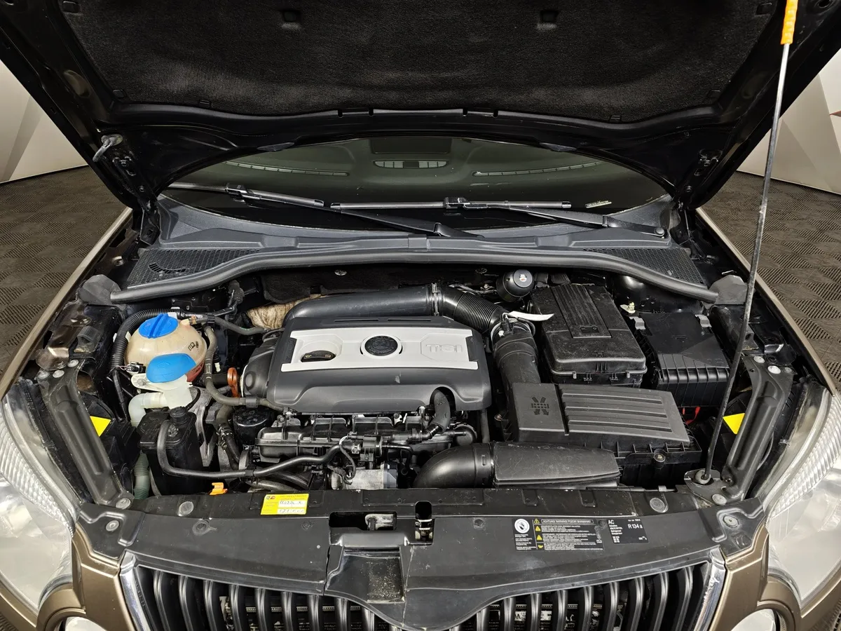 Skoda Yeti 1.8 TSI 4x4 DSG (152 л.с.) Коричневый в АВИЛОН. Слайд №11