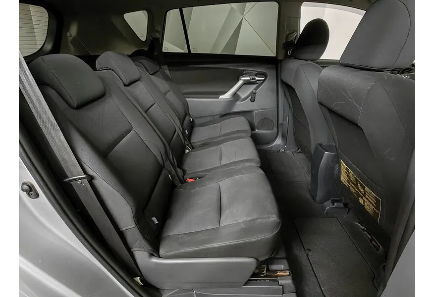 Toyota Verso 1.8 CVT (150 л.с.) Серебристый в АВИЛОН. Слайд №16