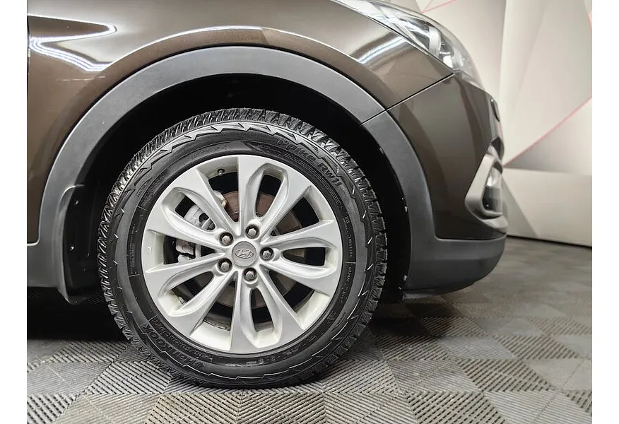 Hyundai Santa Fe 2.2 CRDI AT AWD (200 л.с.) Comfort Коричневый в АВИЛОН. Слайд №9