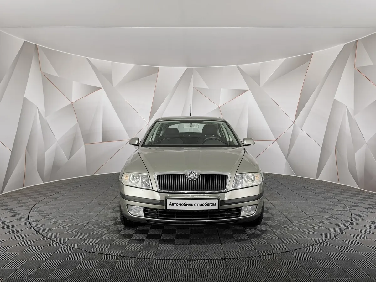 Skoda Octavia 1.6 FSI MT (115 л.с.) Серый в АВИЛОН. Слайд №7