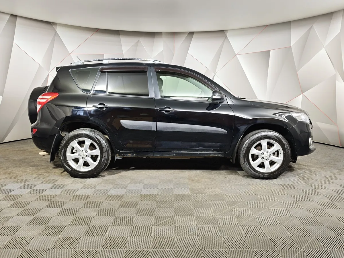 Toyota RAV4 2.0i CVT AWD (171 л.с.) Fashion Plus Черный в АВИЛОН. Слайд №6