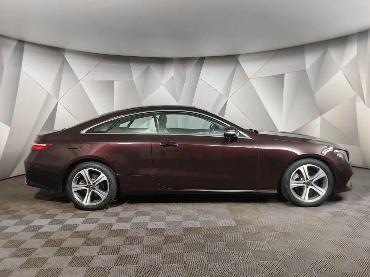 Mercedes-Benz E-Класс E 200 G-TRONIC (184 л.с.) Красный в АВИЛОН. Слайд №6
