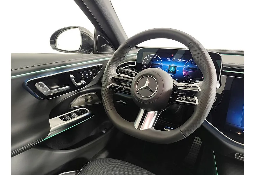 Mercedes-Benz E-Класс E 300 4MATIC (258 л.с.) Белый в АВИЛОН. Слайд №2