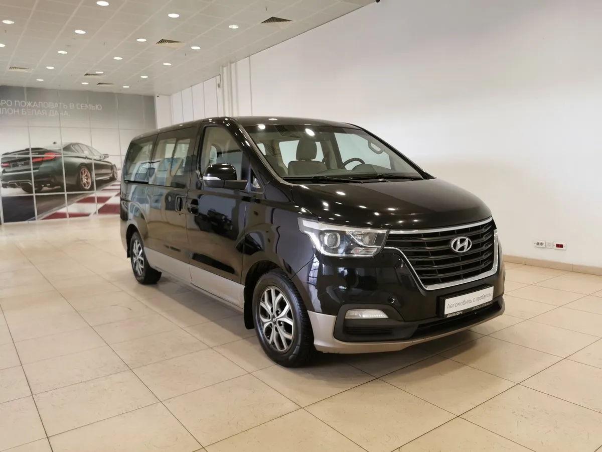 Hyundai H-1 2.5 TD AT (99 л.с.) Черный в АВИЛОН. Слайд №3