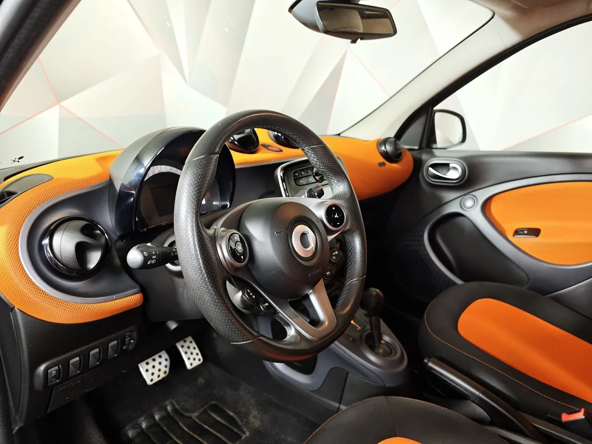 Smart Forfour 0.9 T AMT twinamic (90 л.с.) Серый в АВИЛОН. Слайд №17