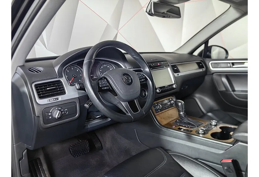 Volkswagen Touareg 3.0 TDI Tiptronic 4Motion (245 л.с.) V6 TDI Черный в АВИЛОН. Слайд №19