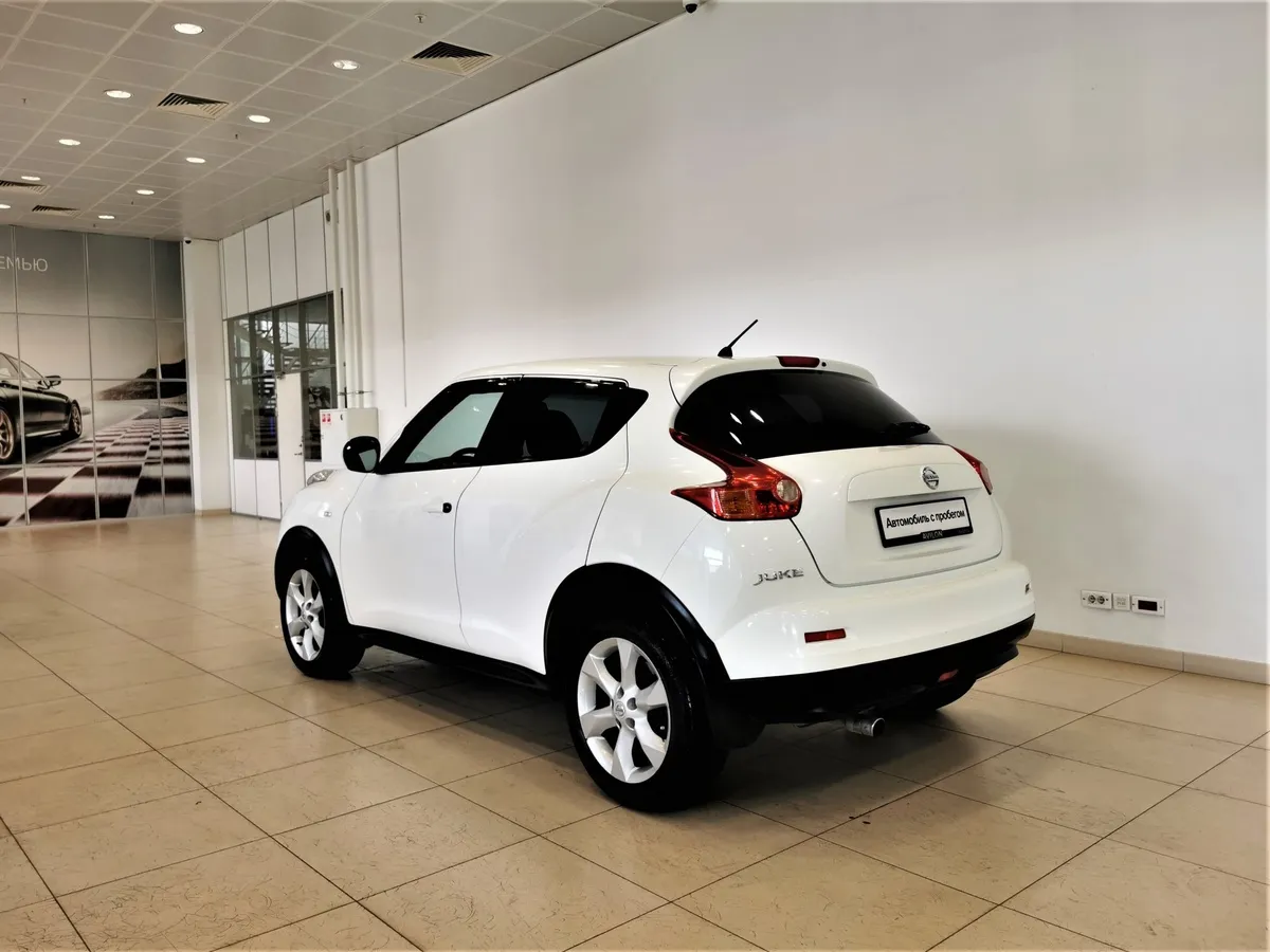 Nissan Juke 1.6 CVT (117 л.с.) Белый в АВИЛОН. Слайд №4