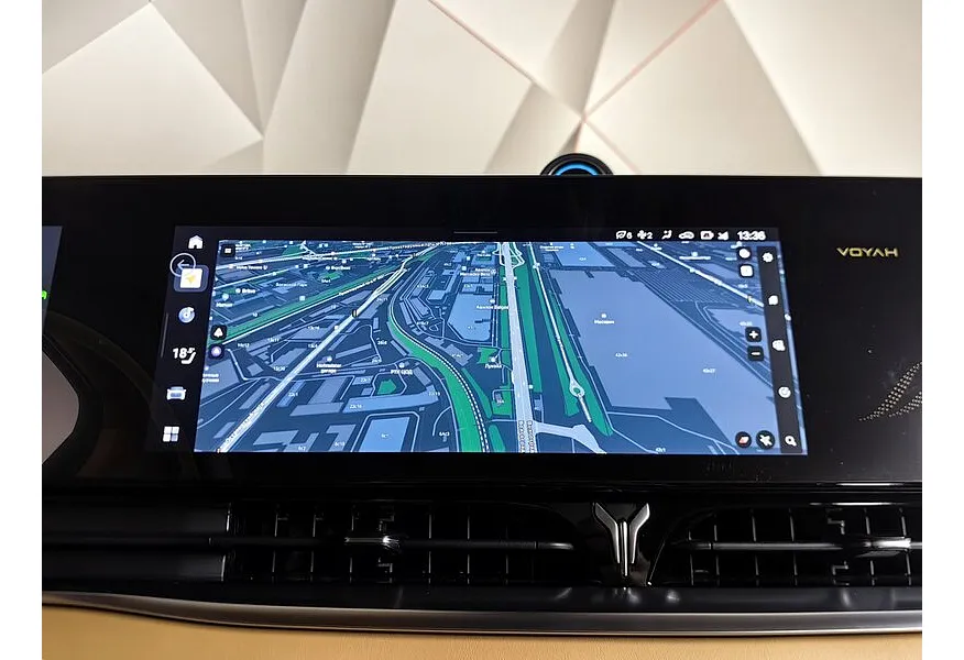 Voyah Dreamer EV AT AWD (435 л.с.) Фиолетовый в АВИЛОН. Слайд №20