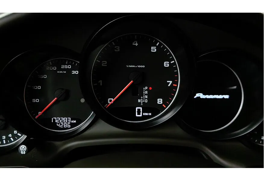 Porsche Panamera 3.6 PDK (310 л.с.) Серый в АВИЛОН. Слайд №17