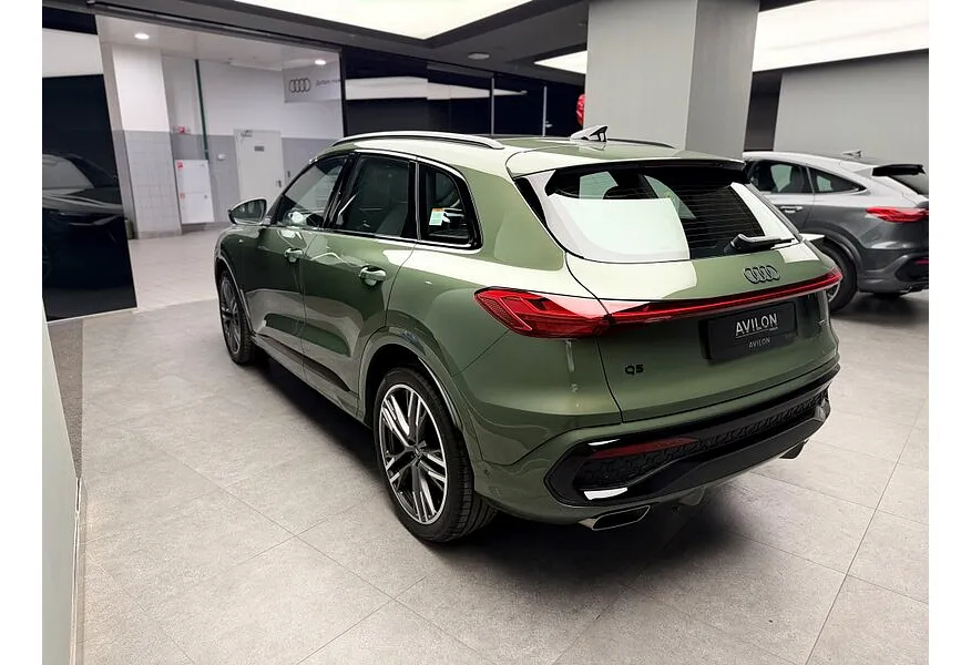 Audi Q5 2.0 TFSI S tronic quattro (272 л.с.) Зеленый в АВИЛОН. Слайд №4