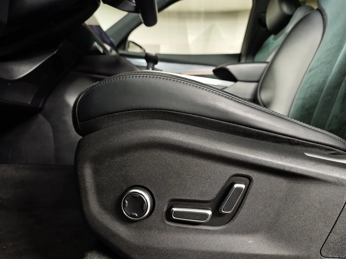 Geely Monjaro 2.0T 8AT 4WD (238 л.с.) Luxury Синий в АВИЛОН. Слайд №22