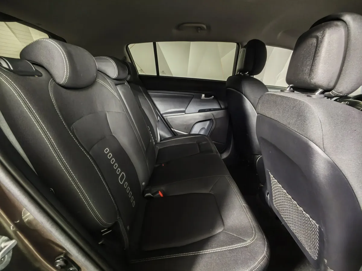 Kia Sportage 2.0 AT (150 л.с.) Коричневый в АВИЛОН. Слайд №16