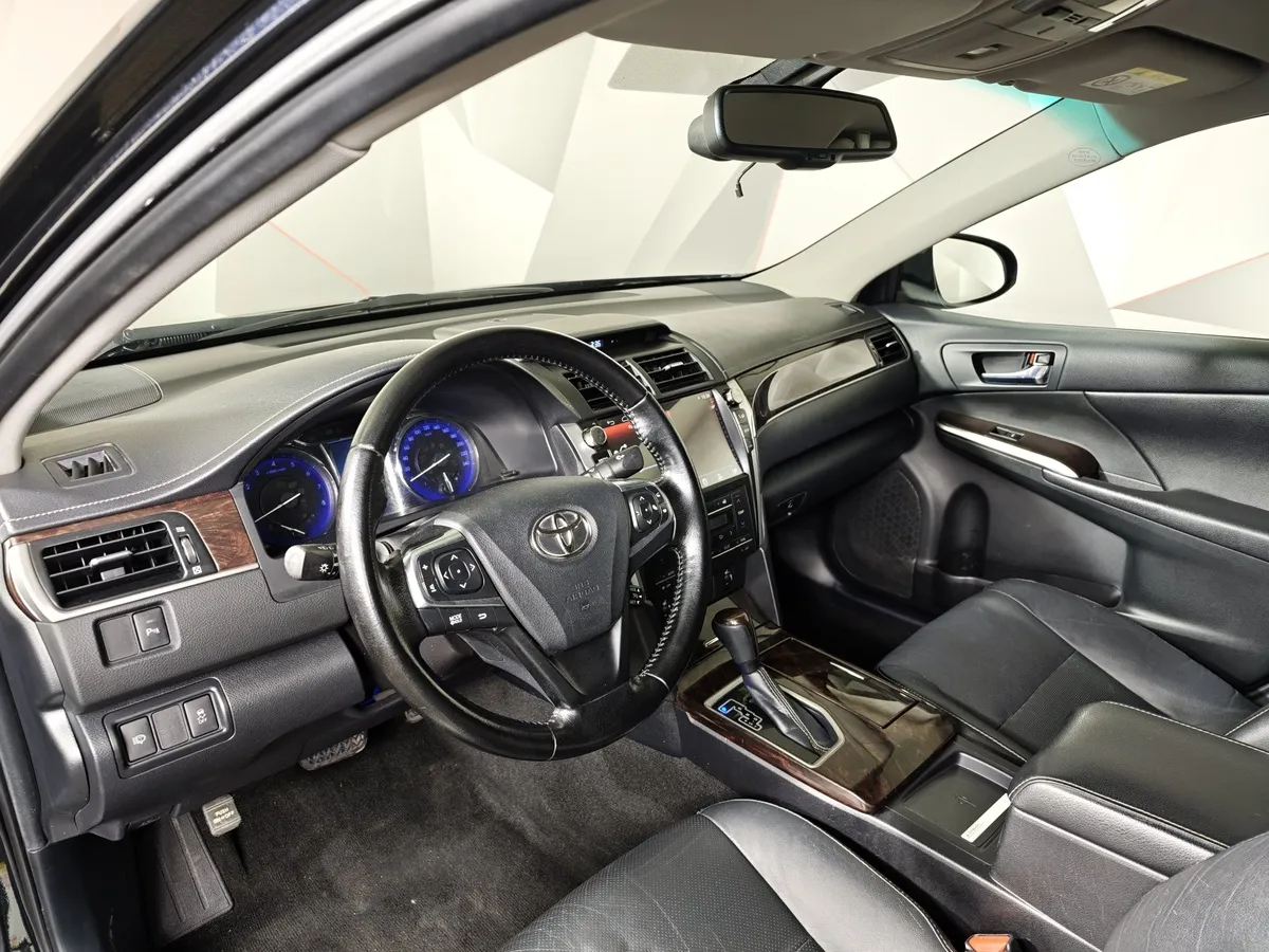 Toyota Camry 2.5 AT (181 л.с.) Черный в АВИЛОН. Слайд №18