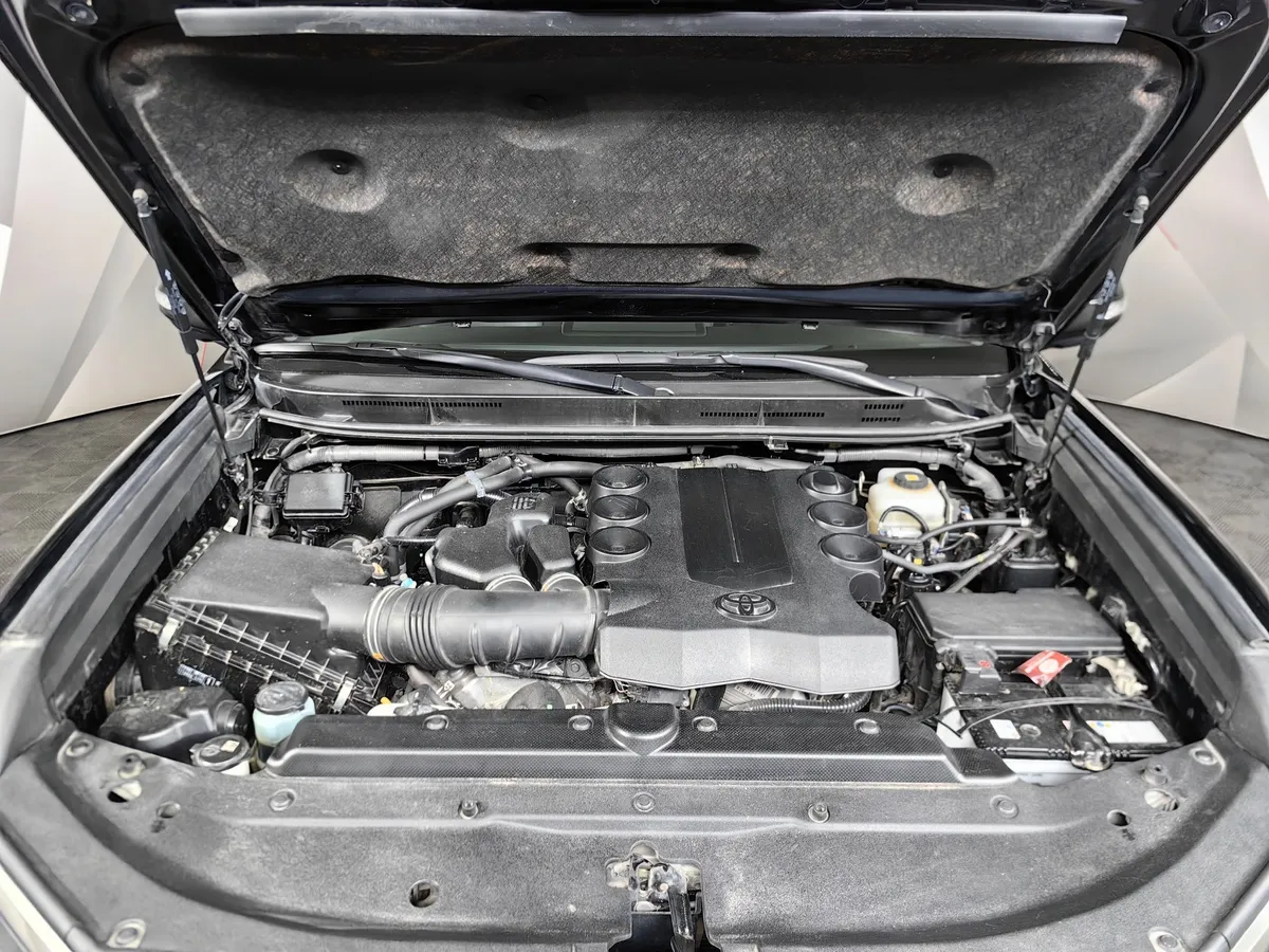 Toyota Land Cruiser Prado 4.0 AT AWD (249 л.с.) Черный в АВИЛОН. Слайд №11
