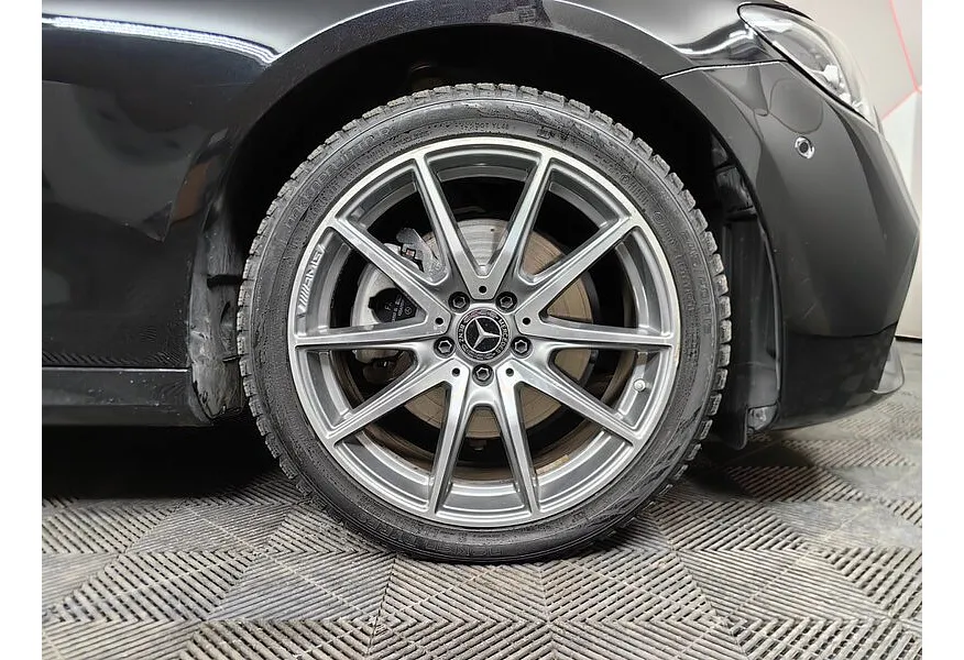 Mercedes-Benz E-Класс E 300 d 4MATIC 9G-TRONIC (249 л.с.) Sport Plus Черный в АВИЛОН. Слайд №9