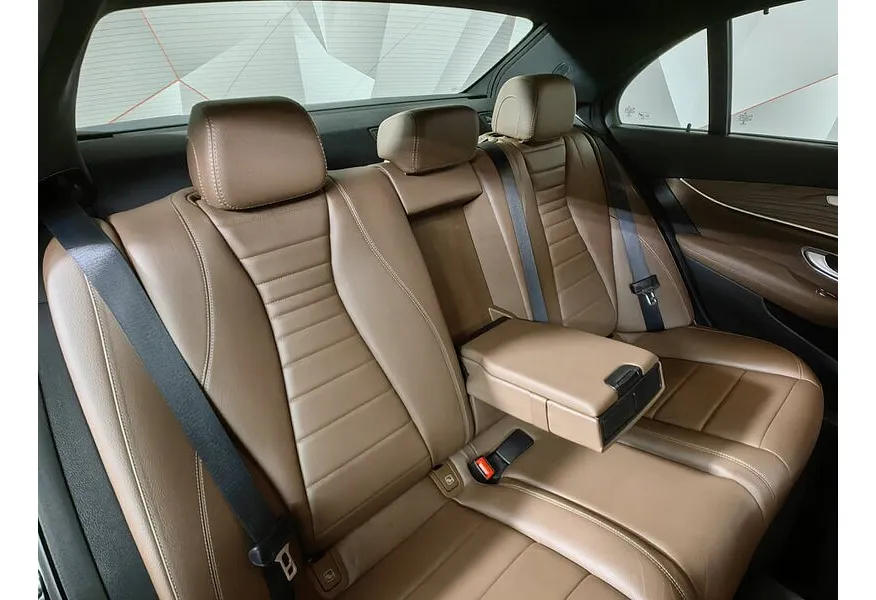 Mercedes-Benz E-Класс E 400 d 4MATIC 9G-TRONIC (333 л.с.) Luxury Зеленый в АВИЛОН. Слайд №17