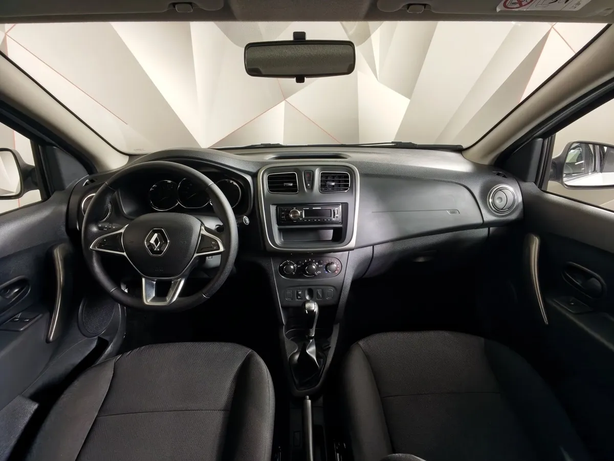 Renault Sandero 1.6 AT (102 л.с.) Белый в АВИЛОН. Слайд №14