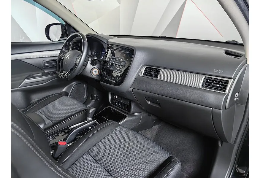 Mitsubishi Outlander 2.0 CVT (146 л.с.) Invite Черный в АВИЛОН. Слайд №13