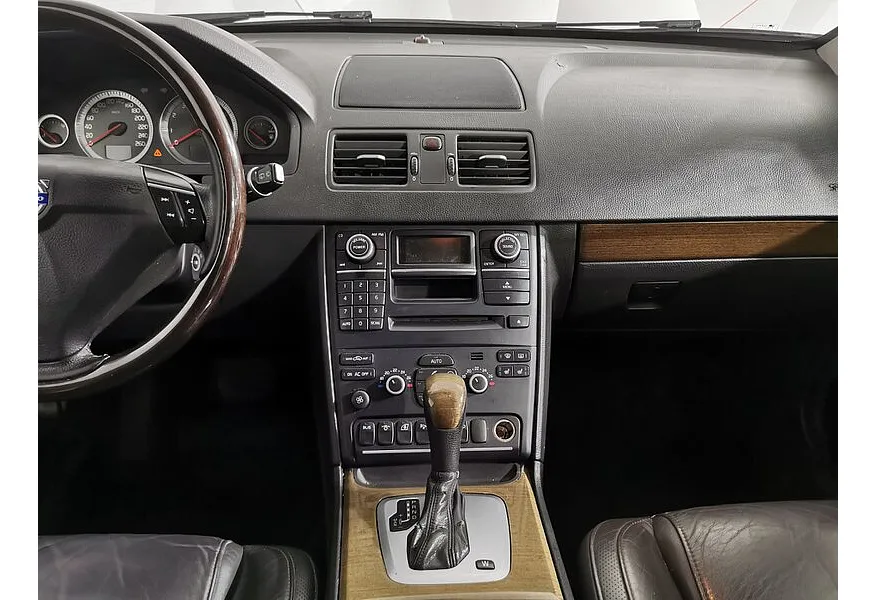 Volvo XC90 2.5 T5 Geartronic AWD (5 мест) (210 л.с.) Черный в АВИЛОН. Слайд №15