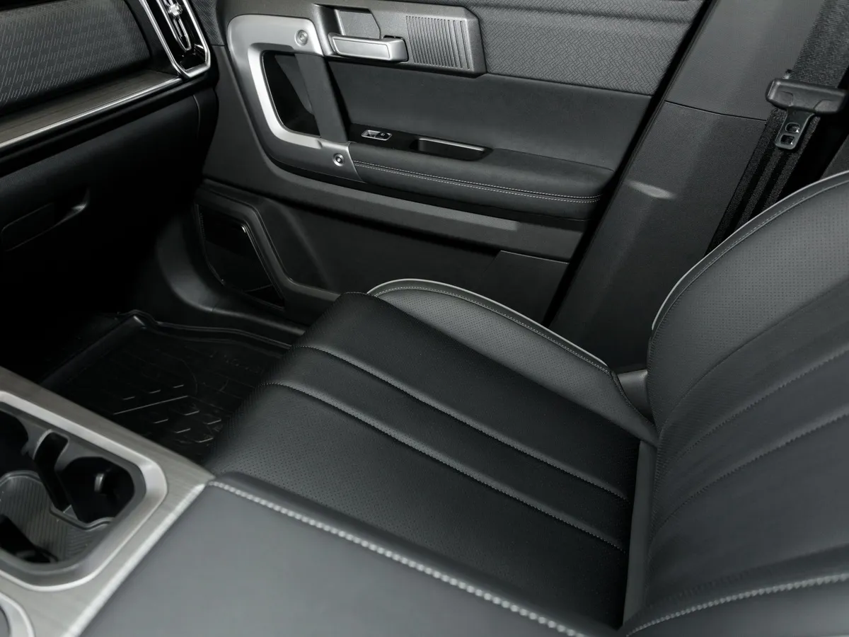JAECOO J7 1.6T DCT FWD (150 л.с.) Престиж Черный в АВИЛОН. Слайд №10