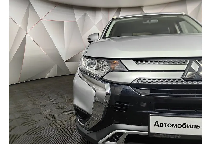 Mitsubishi Outlander 2.0 CVT 4WD (146 л.с.) Серебристый в АВИЛОН. Слайд №19