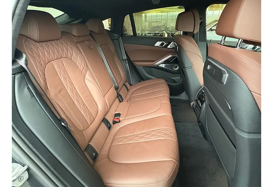 LIVE. Слайд №7