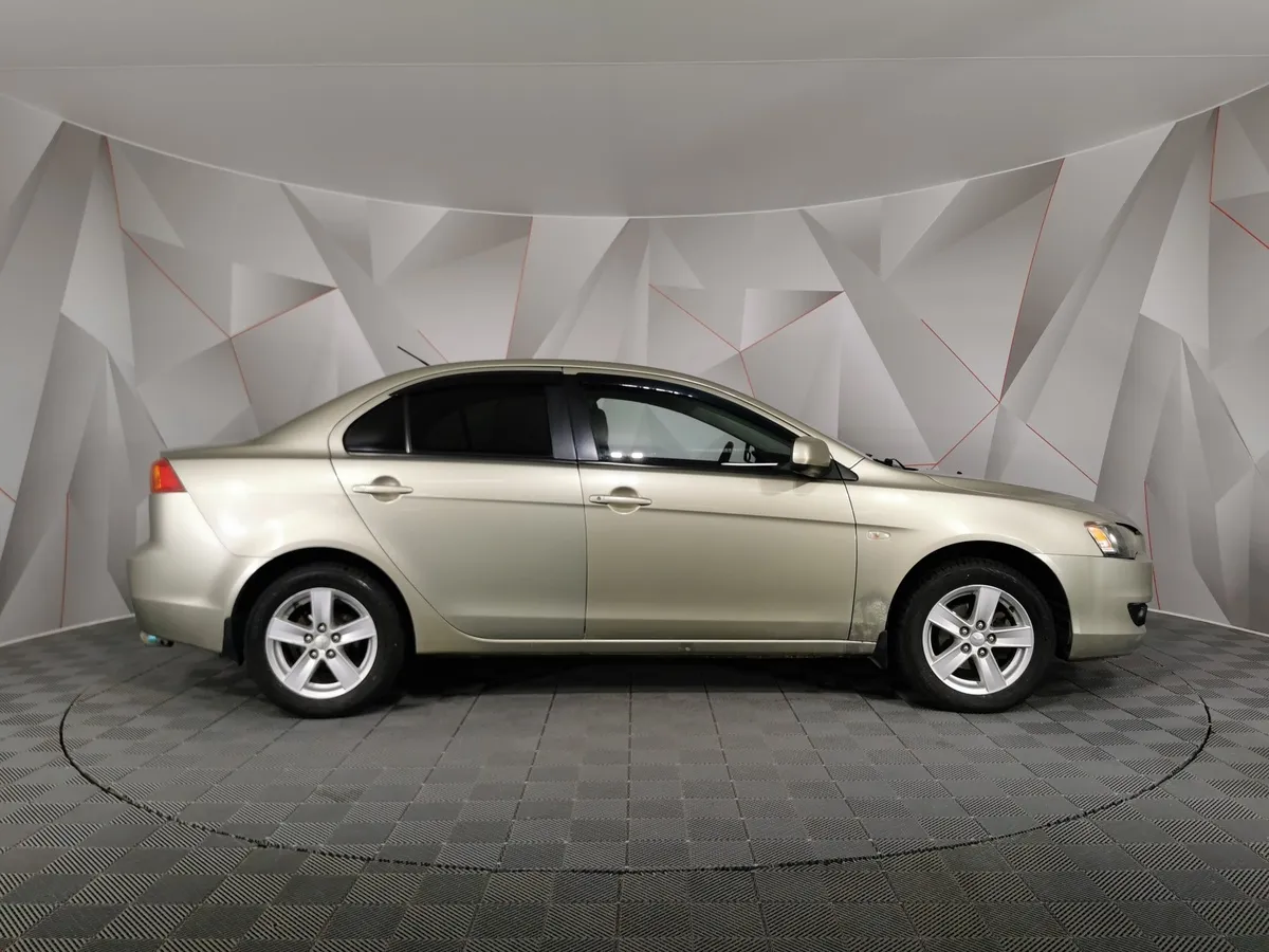 Mitsubishi Lancer 1.8 CVT (143 л.с.) Бежевый в АВИЛОН. Слайд №6
