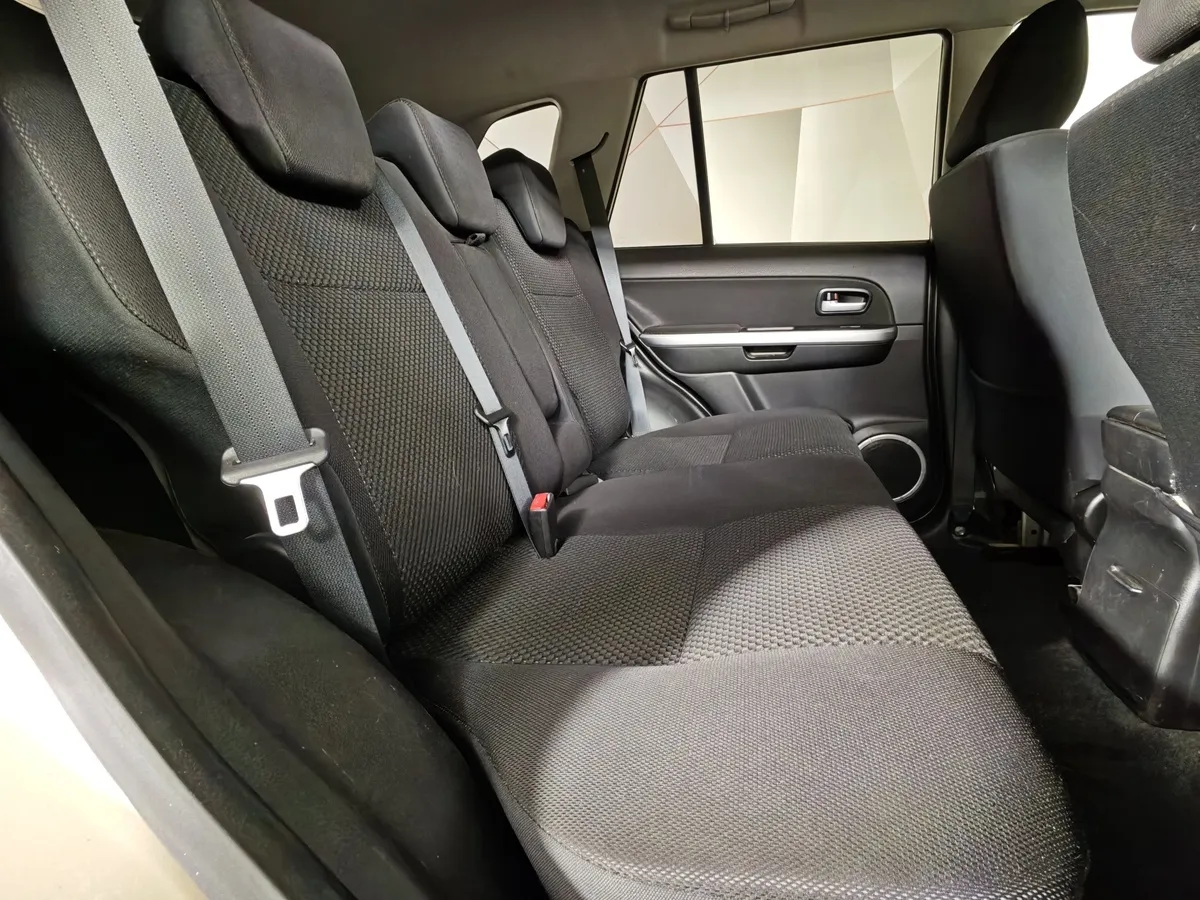 Suzuki Grand Vitara 2.0 AT AWD (140 л.с.) Бежевый в АВИЛОН. Слайд №15