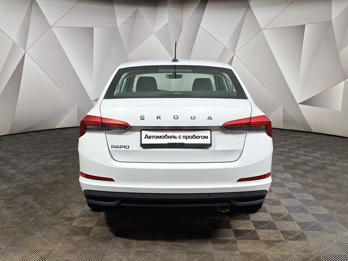 Skoda Rapid 1.6 AT (110 л.с.) Белый в АВИЛОН. Слайд №8