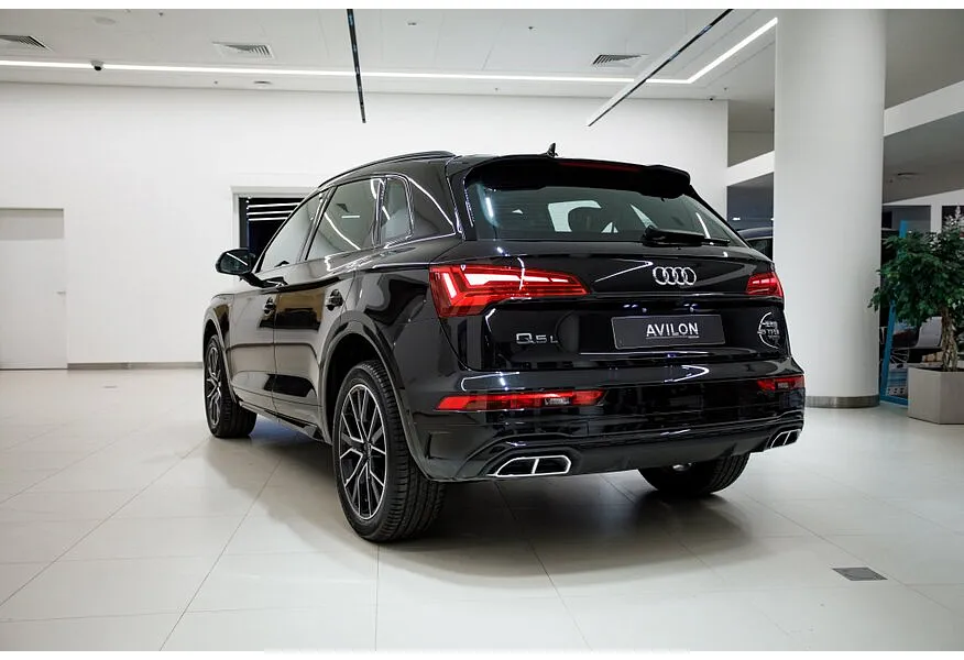 Audi Q5 L 2.0 TFSI S tronic quattro (245 л.с.) Luxury Dynamic Черный в АВИЛОН. Слайд №7
