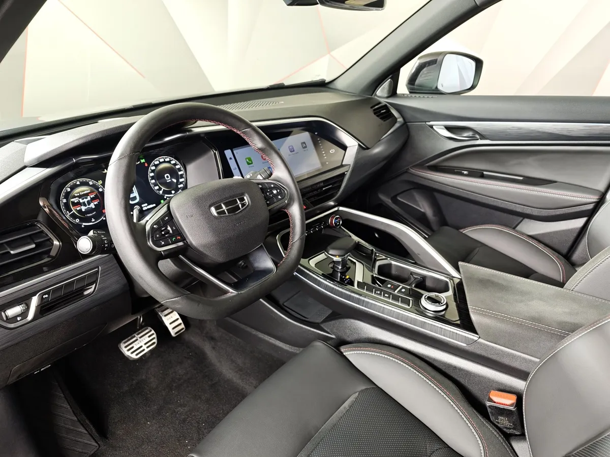 Geely Tugella 2.0 AT AWD (238 л.с.) Flagship Sport Серый в АВИЛОН. Слайд №19