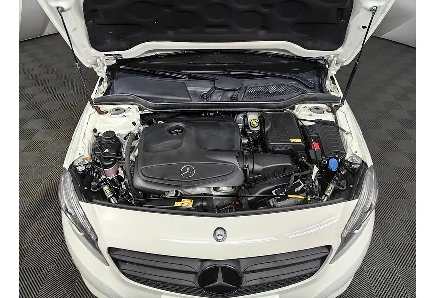 Mercedes-Benz A-Класс A 180 7G-DCT (122 л.с.) Особая серия Белый в АВИЛОН. Слайд №11