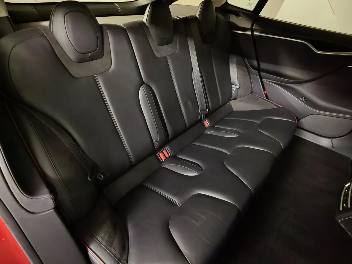 Tesla Model S 85 Performance (421 л.с.) Красный в АВИЛОН. Слайд №16