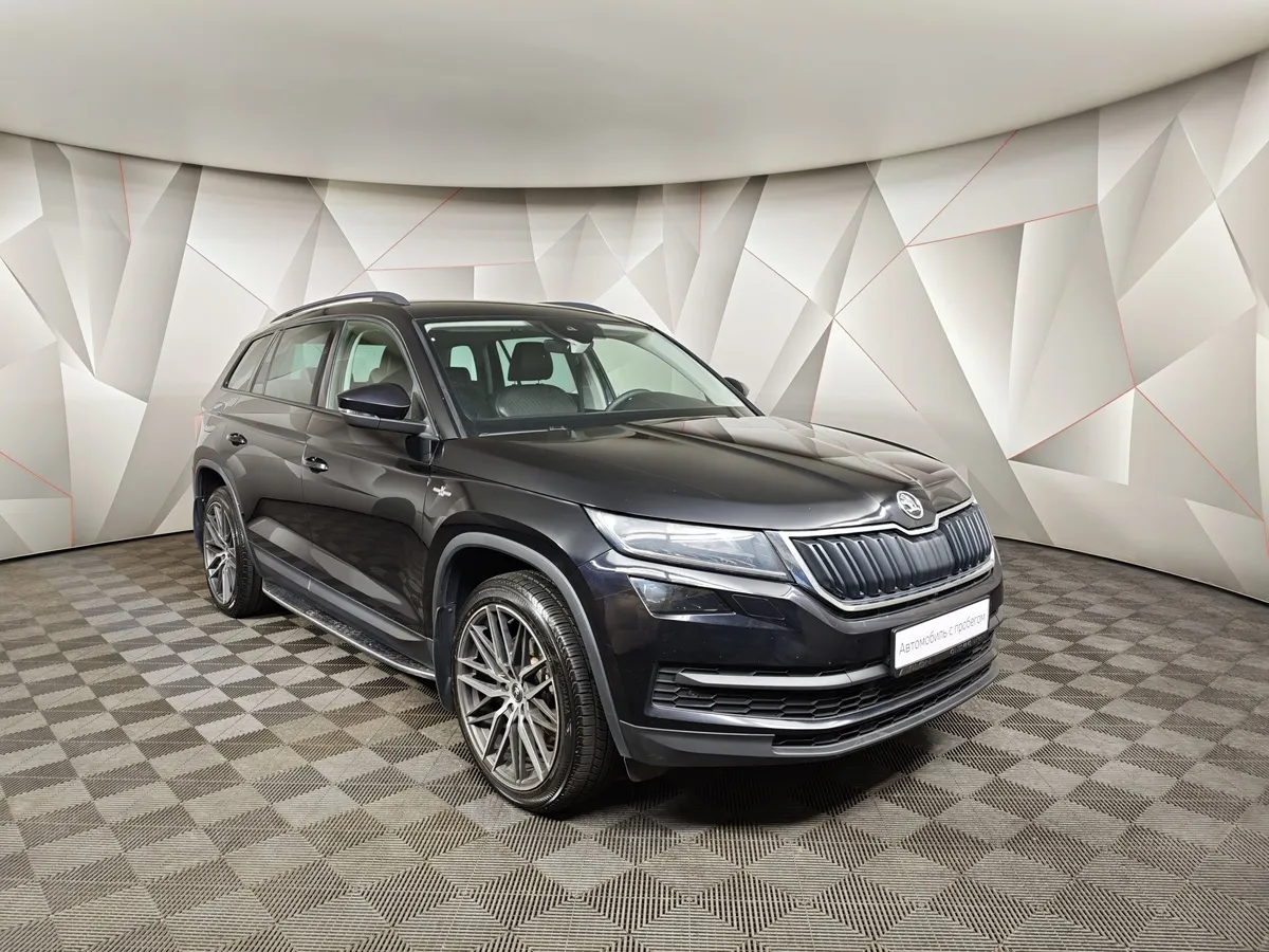 Skoda Kodiaq 2.0 TSI DSG 4X4 (180 л.с.) Черный в АВИЛОН. Слайд №3