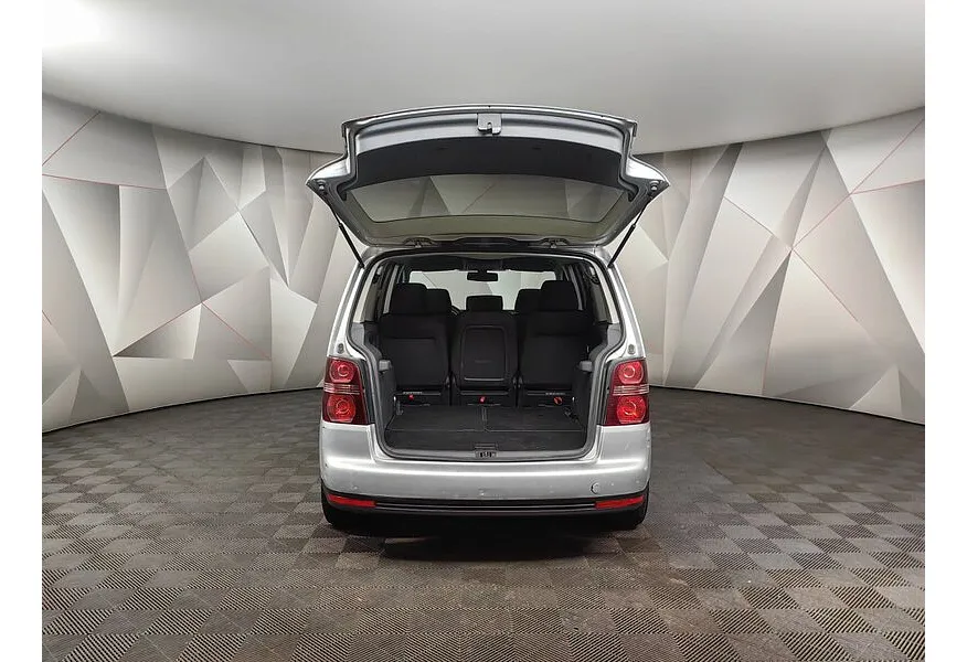 АВИЛОН - Volkswagen Touran 1.4 TSI DSG (140 л.с.) Conceptline Серебристый - slide 16