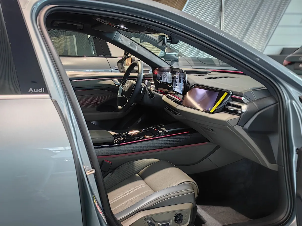 Audi A6 2.0 TFSI tiptronic quattro (272 л.с.) Серебристый в АВИЛОН. Слайд №6
