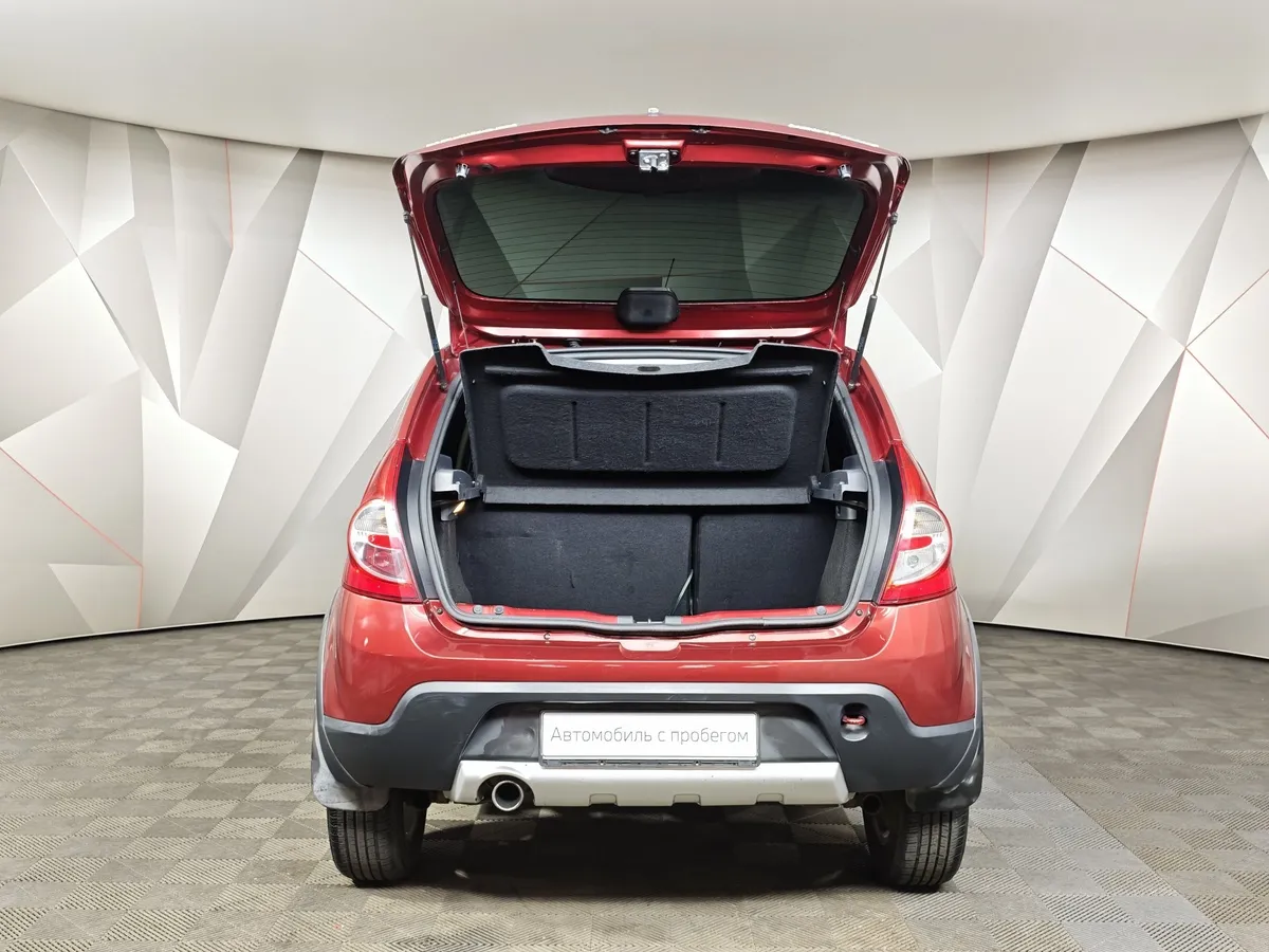 Renault Sandero 1.6 AT (103 л.с.) Stepway Красный в АВИЛОН. Слайд №10