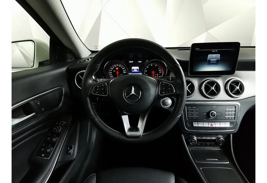 Mercedes-Benz CLA 200 7G-DCT (156 л.с.) Белый в АВИЛОН. Слайд №14