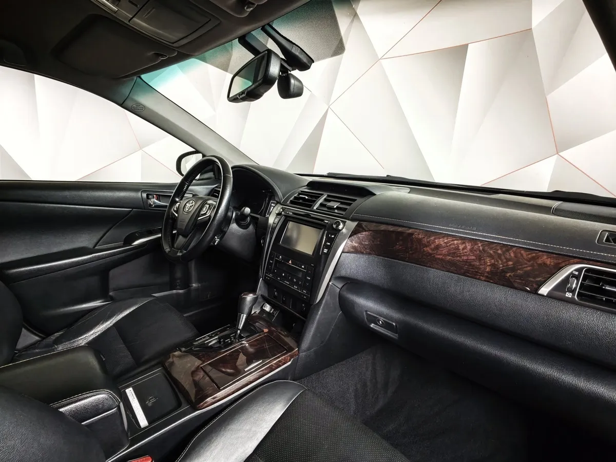 Toyota Camry 2.5 AT (181 л.с.) Серый в АВИЛОН. Слайд №12